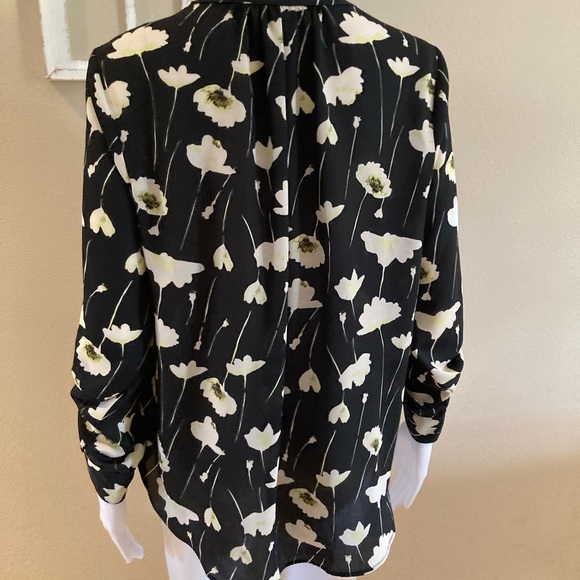 Final sale Simply Vera Wang floral pullover size S - Picture 6 of 8